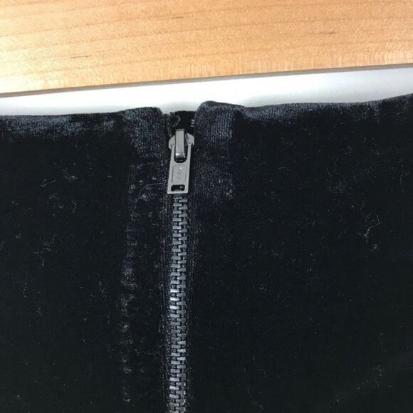 NWT‎ Lovers + Friends Twist Turn Velvet Crop Top in Black Size Large - Picture 7 of 9